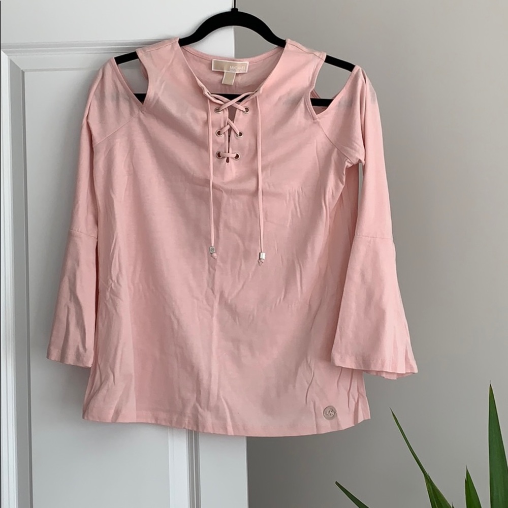 🎉HP🎉 Michael Kors Open Shoulder Blossom Top